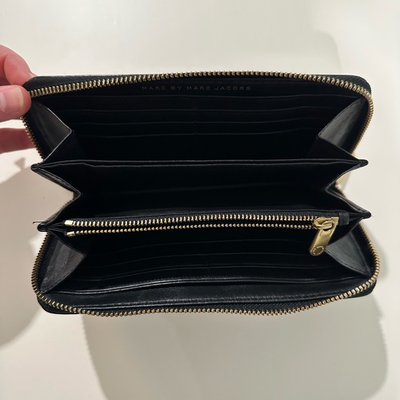 Marc by Marc Jacobs Wallet - Picture 7 of 7